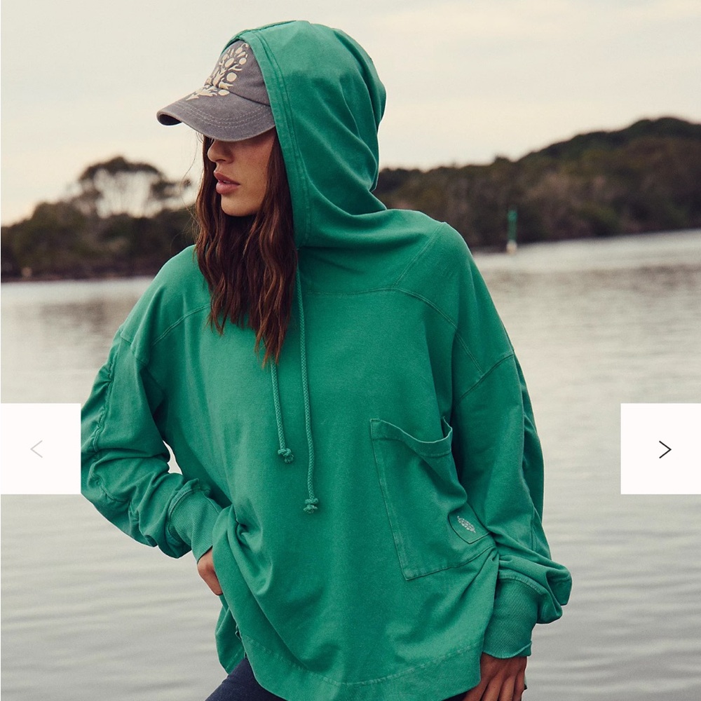 FP Movement by Free People hot shot hooded layer in green sheen size large NWOT